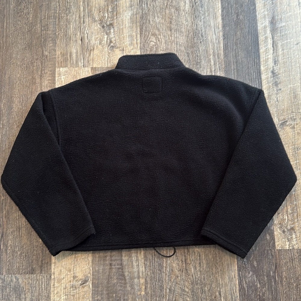 American Eagle Cropped Black Sherpa Fleece Sweatshirt Sweater Top Women’s Medium - Picture 11 of 11